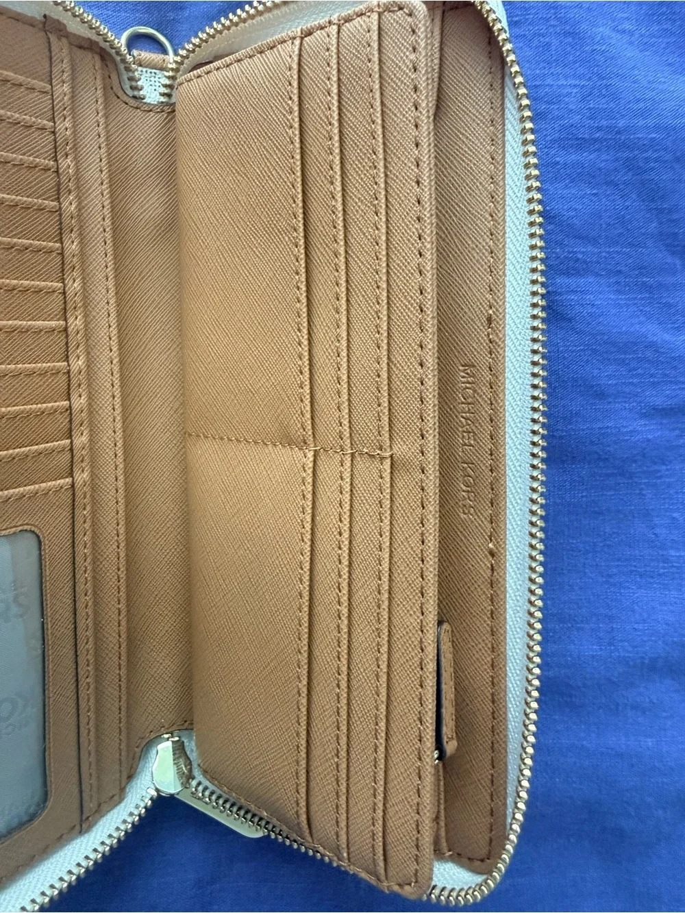 Michael Kors Outlet White and Gold Signature Zip Wallet